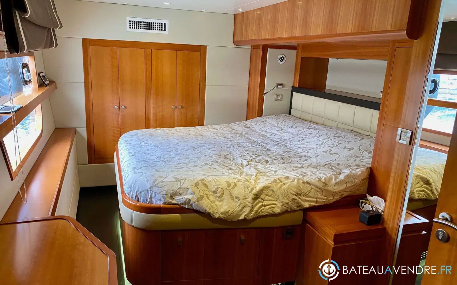 slider 10 Fountaine Pajot Queensland 55