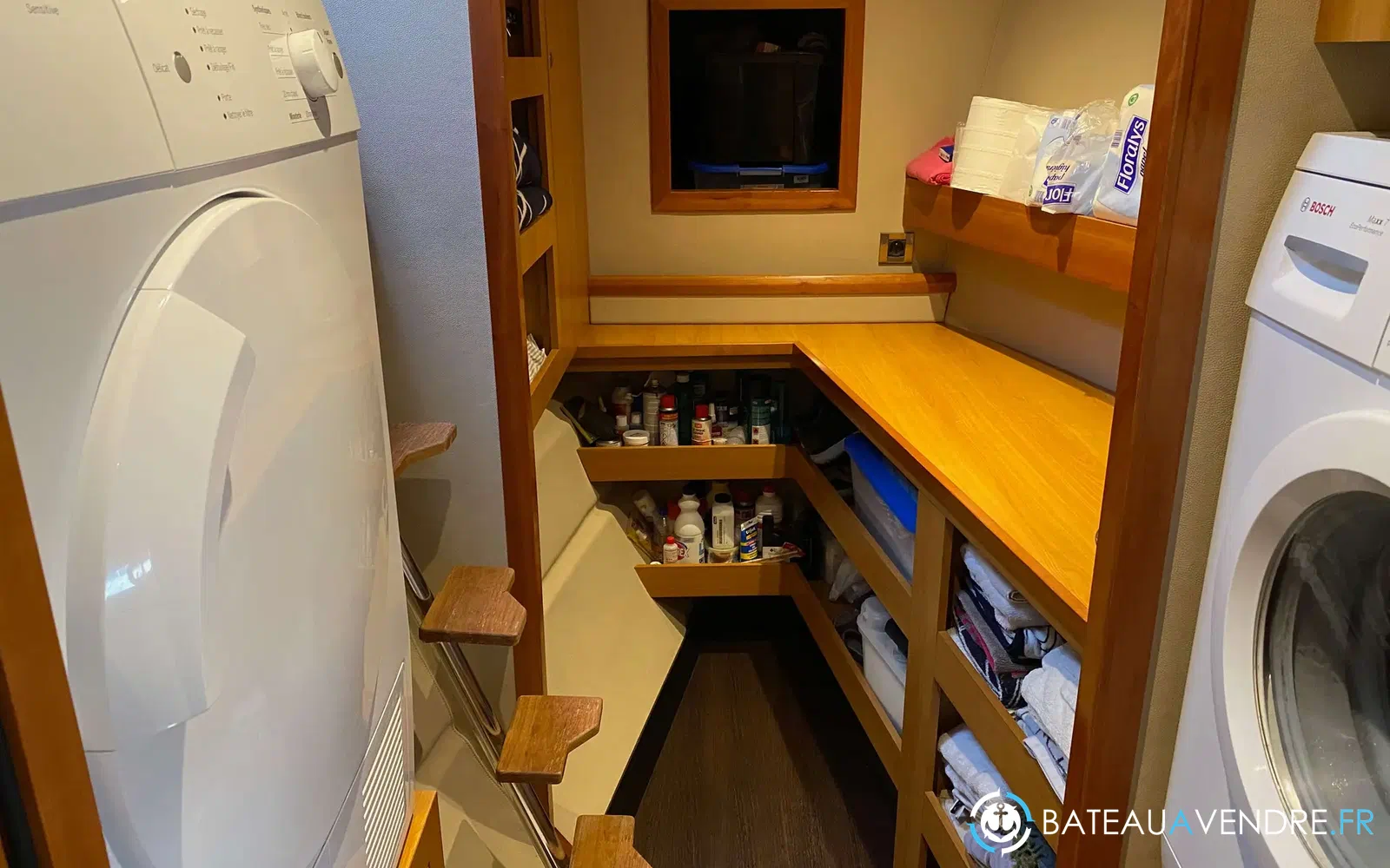 slider 111 Fountaine Pajot Queensland 55