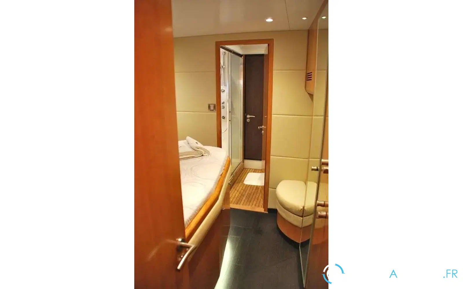 slider 19 Fountaine Pajot Queensland 55