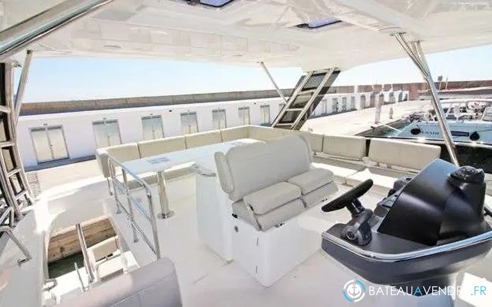 slider 10 Aquila 42 Yacht