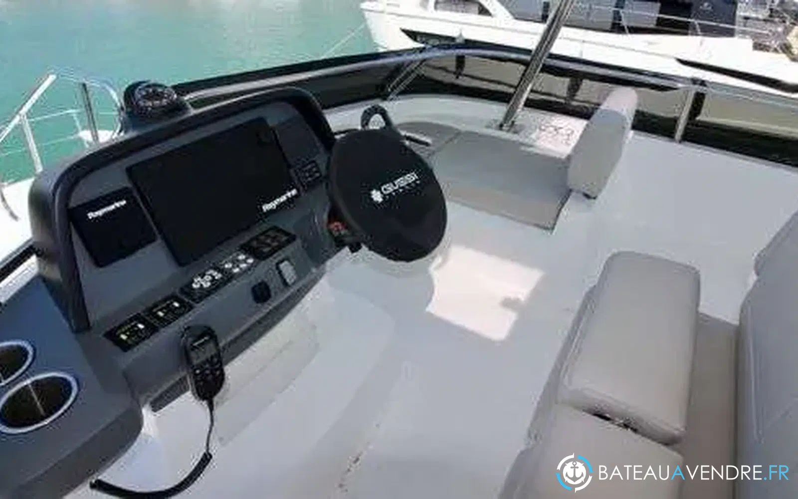 slider 12 Aquila 42 Yacht