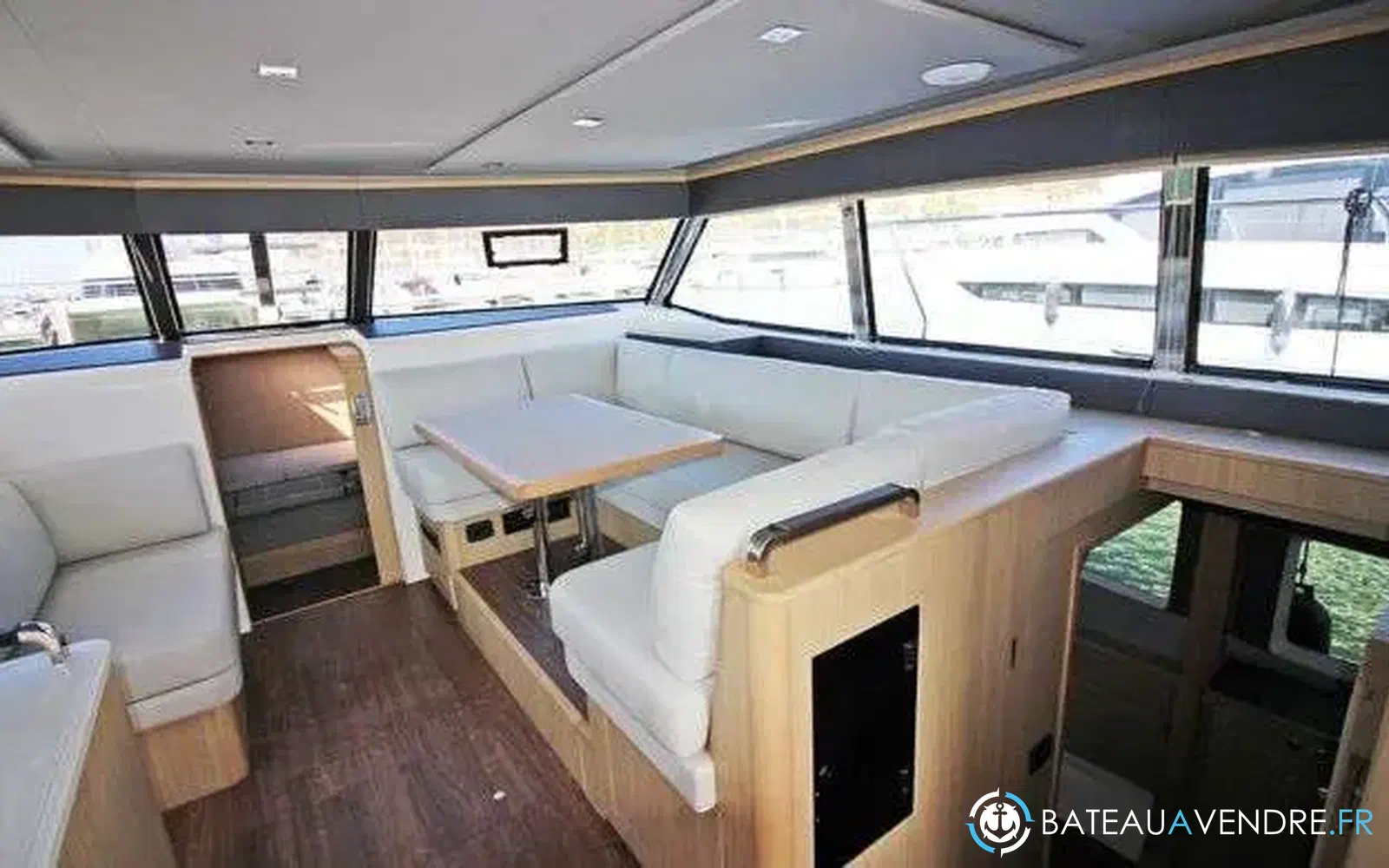 slider 15 Aquila 42 Yacht