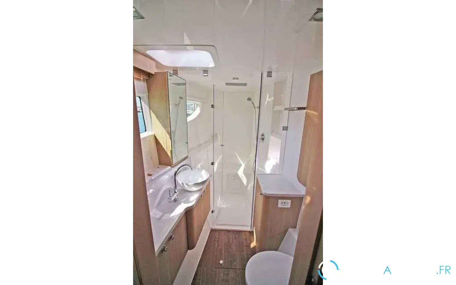slider 16 Aquila 42 Yacht