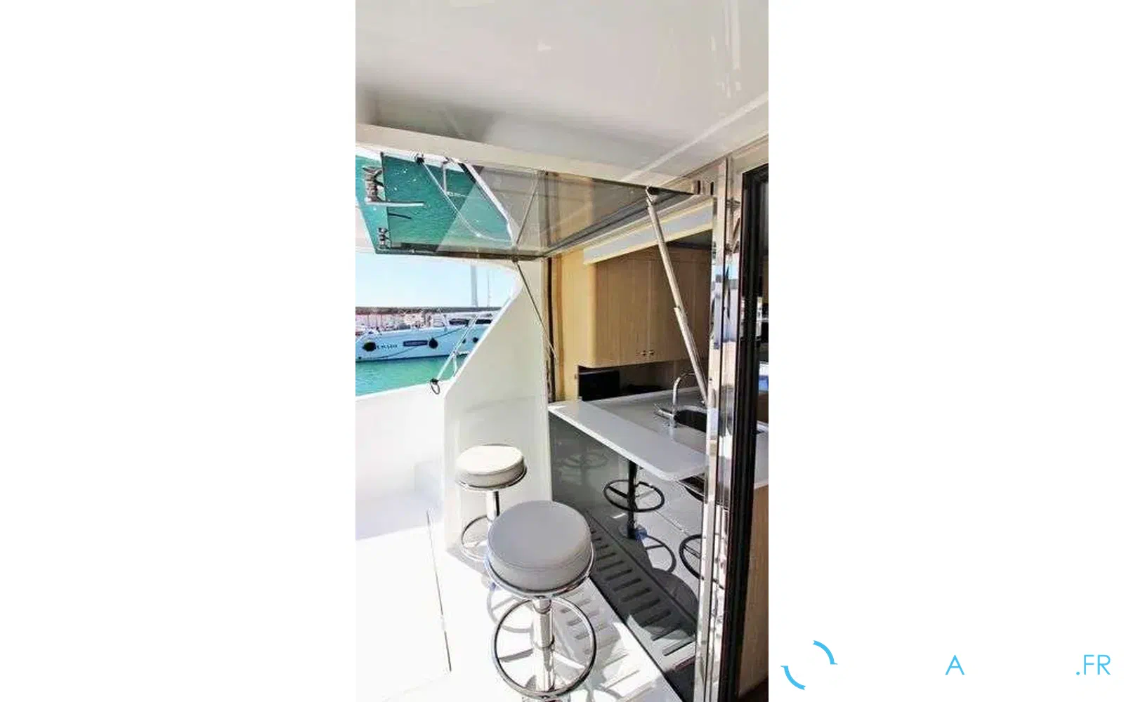 slider 17 Aquila 42 Yacht