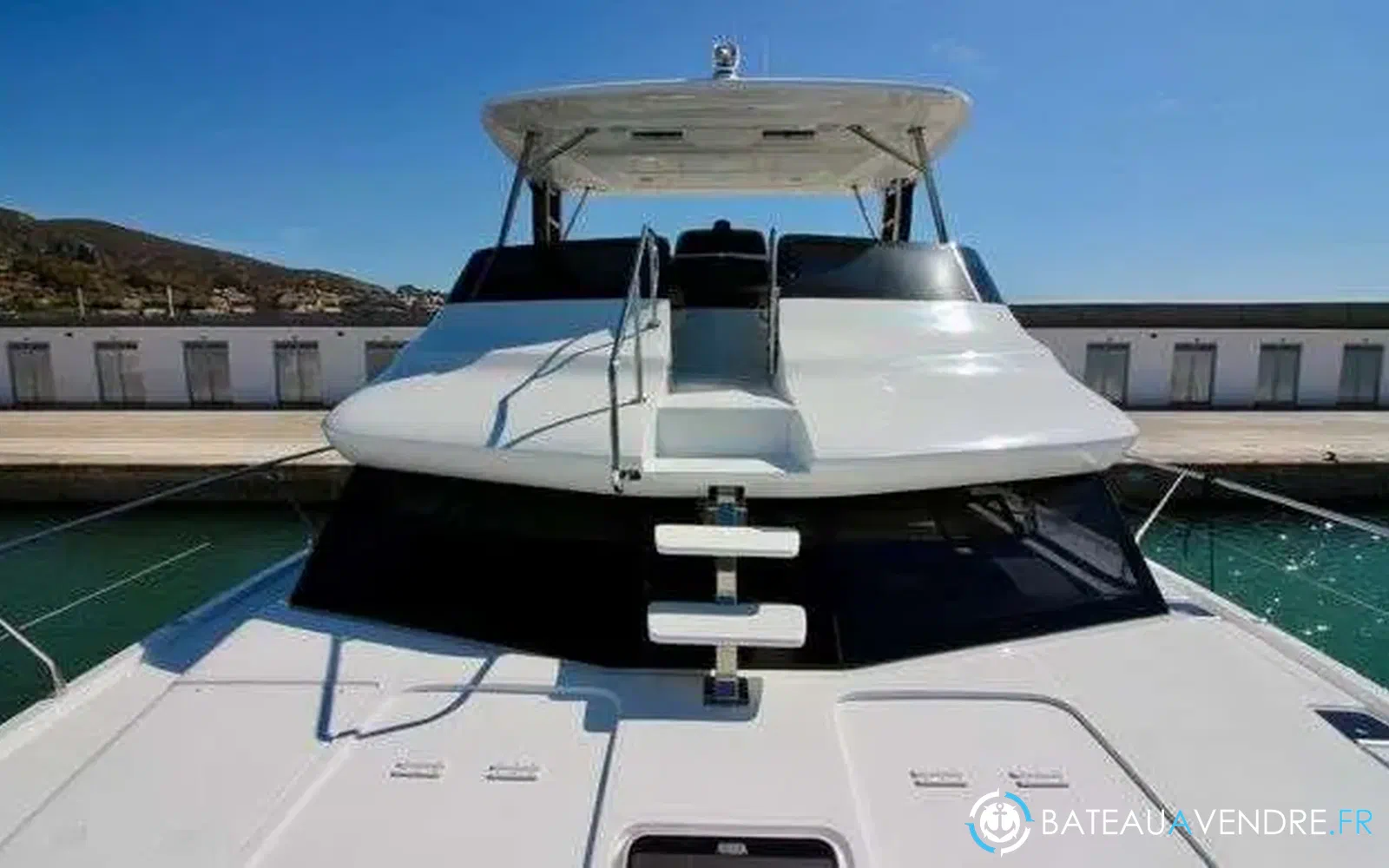 slider 23 Aquila 42 Yacht