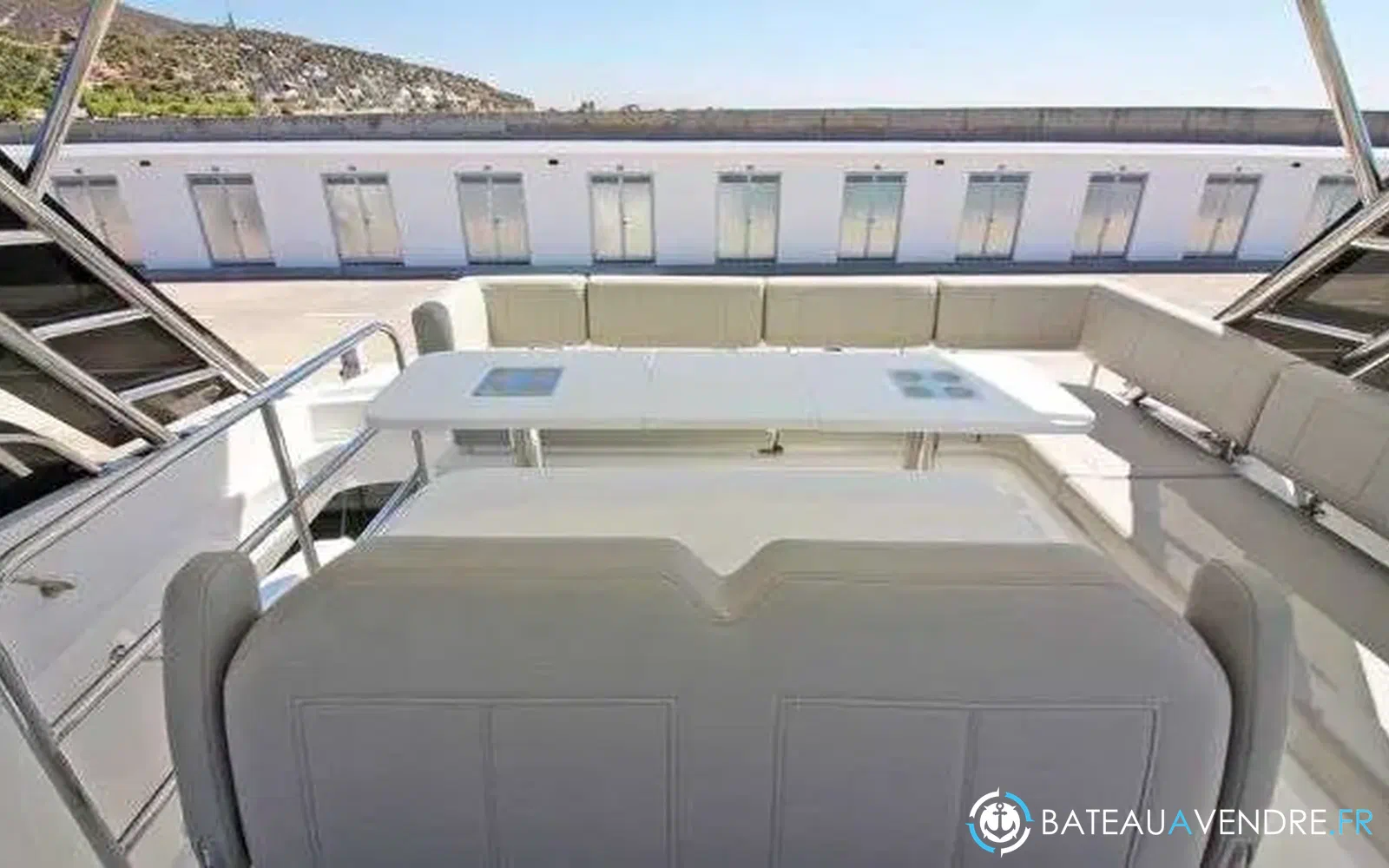 slider 25 Aquila 42 Yacht