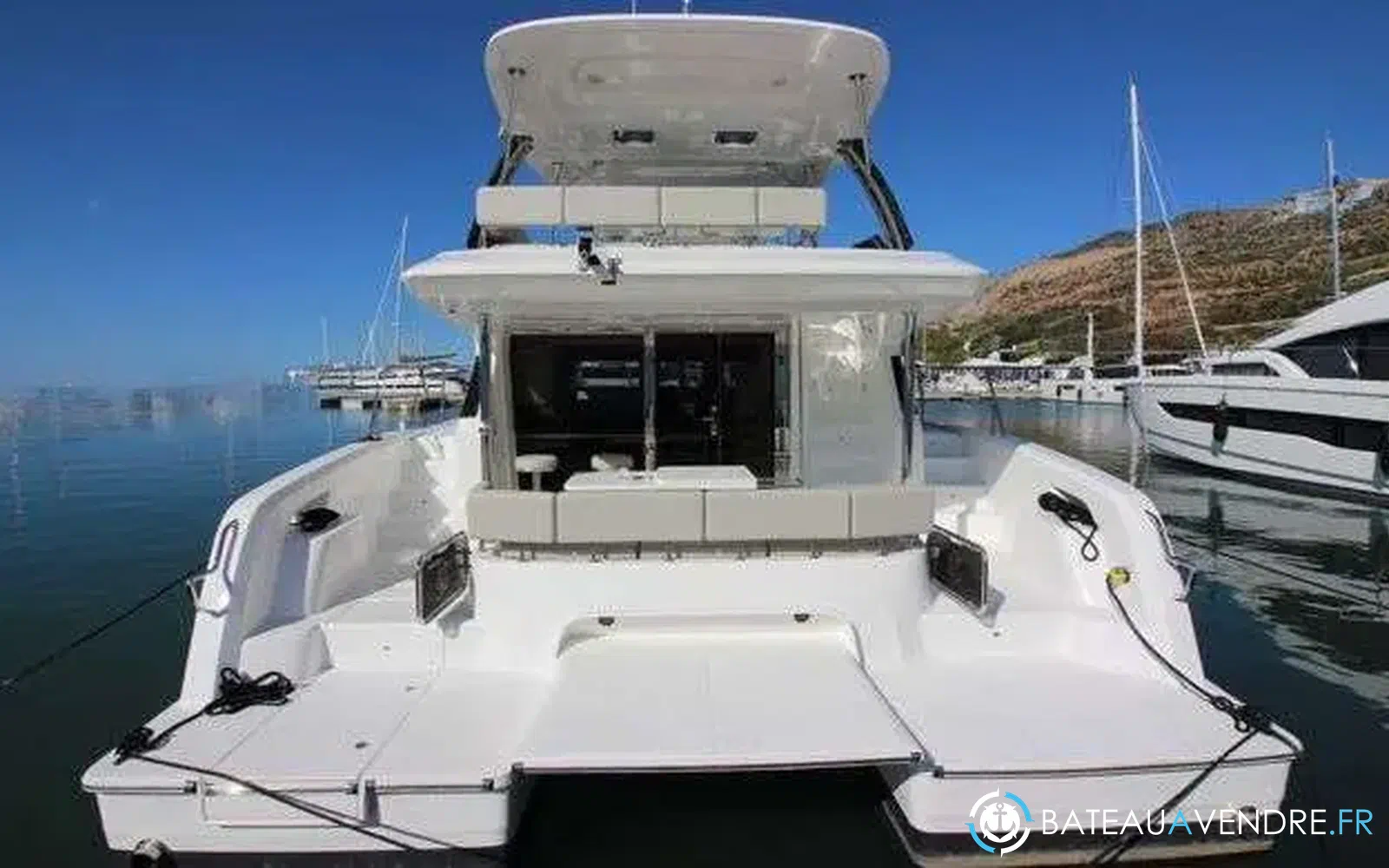 slider 4 Aquila 42 Yacht