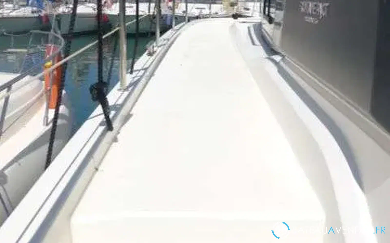 slider 13 Fountaine Pajot My 40