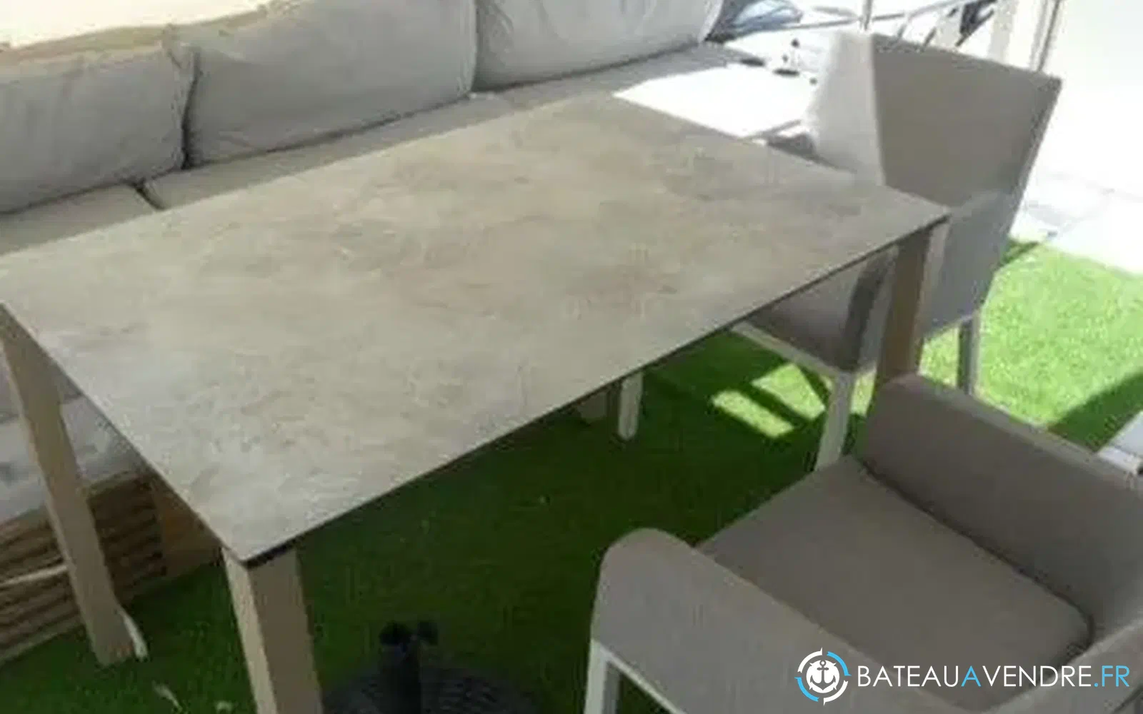 slider 22 Fountaine Pajot My 40