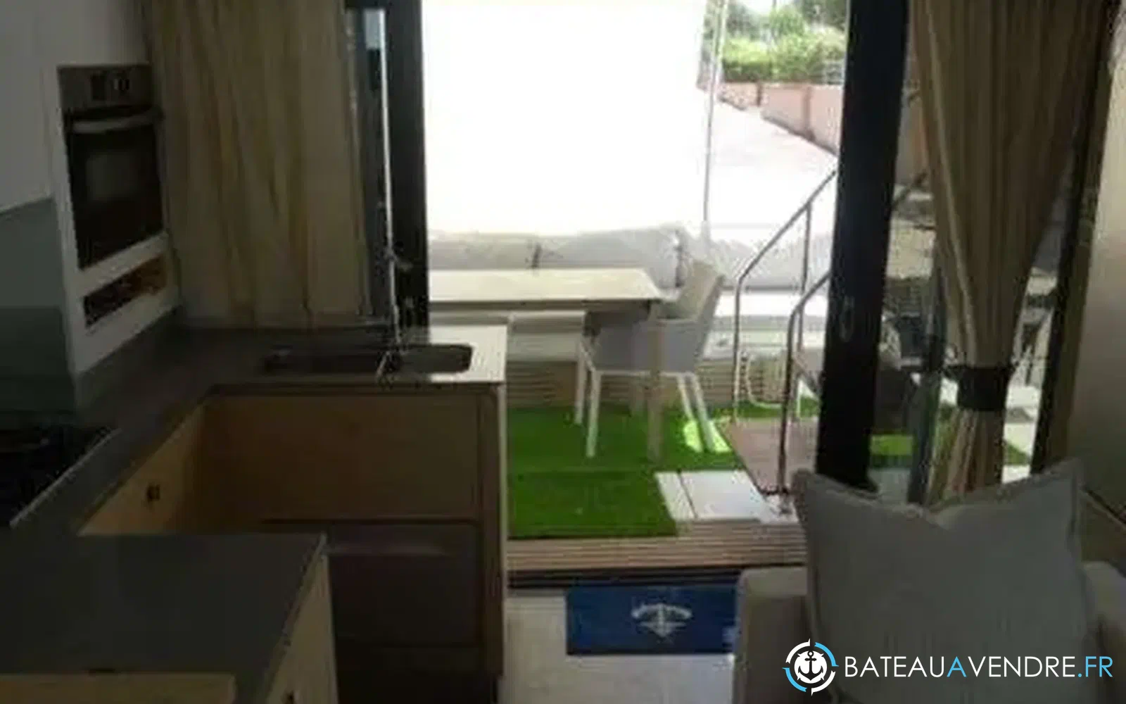 slider 24 Fountaine Pajot My 40