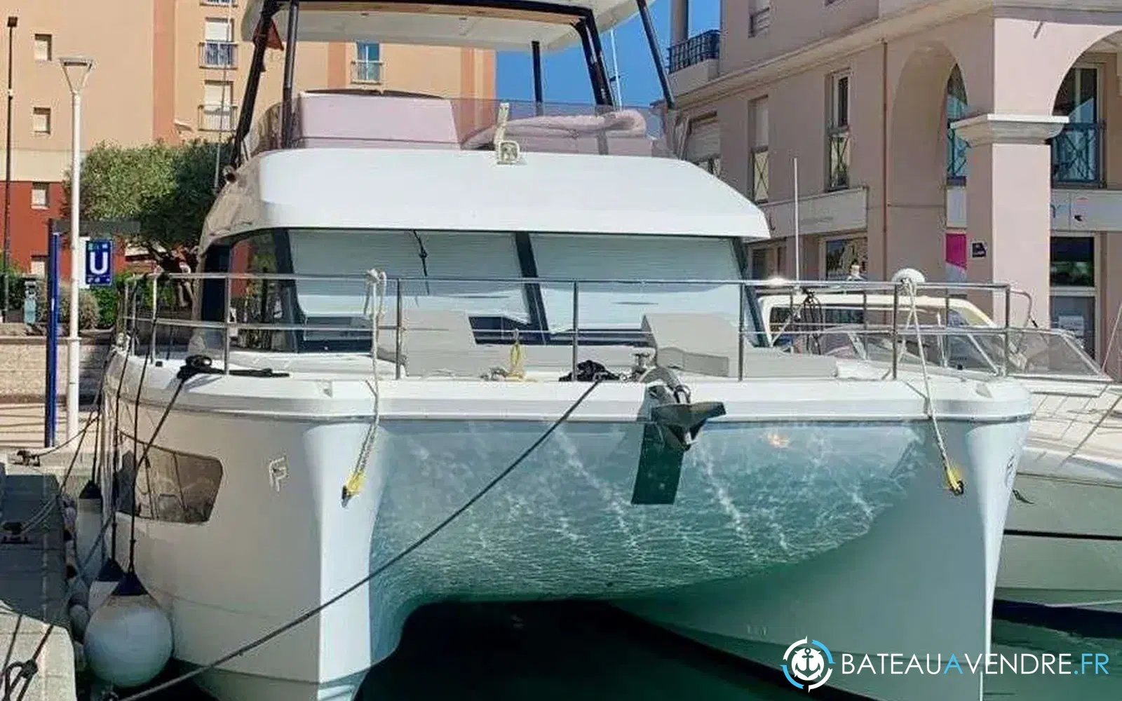 slider 39 Fountaine Pajot My 40