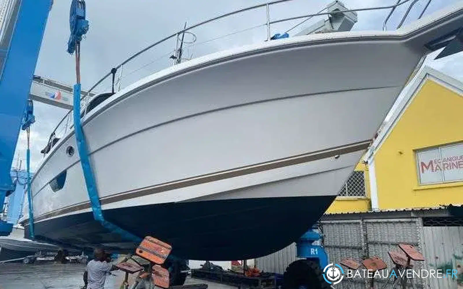 slider 10 Riviera 4400 Sport Yacht