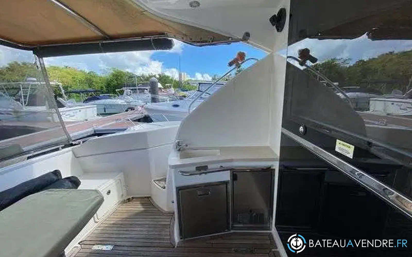 slider 11 Riviera 4400 Sport Yacht