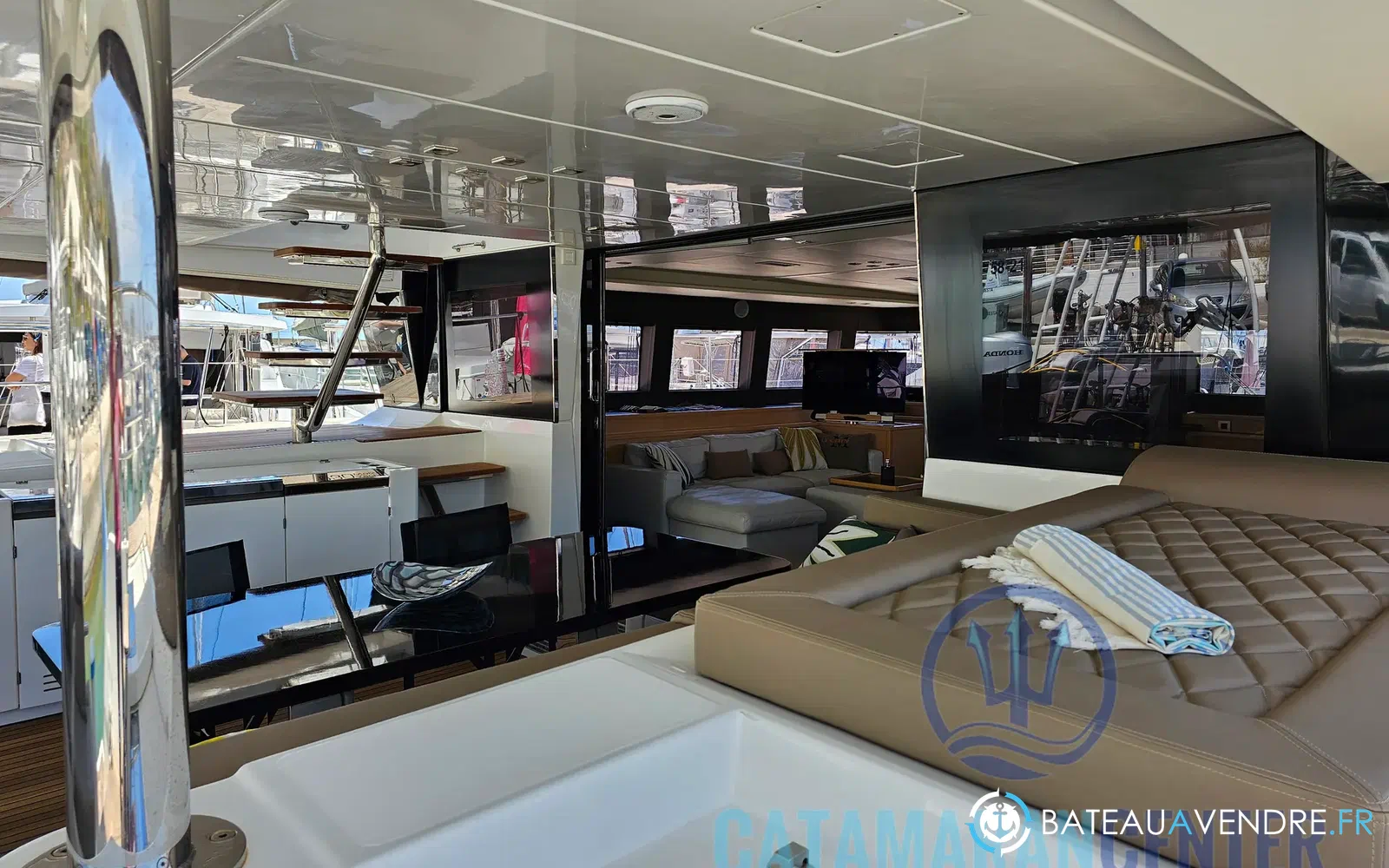 slider 8 Lagoon 630 Motor Yacht