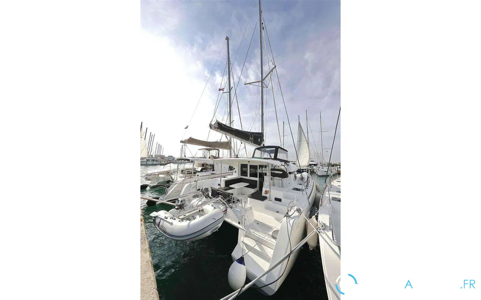 slider 0 Lagoon 40