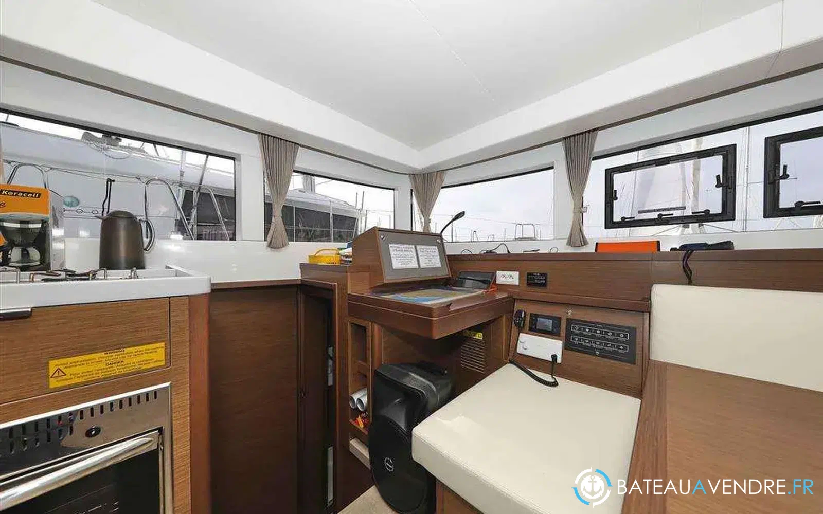 slider 11 Lagoon 40