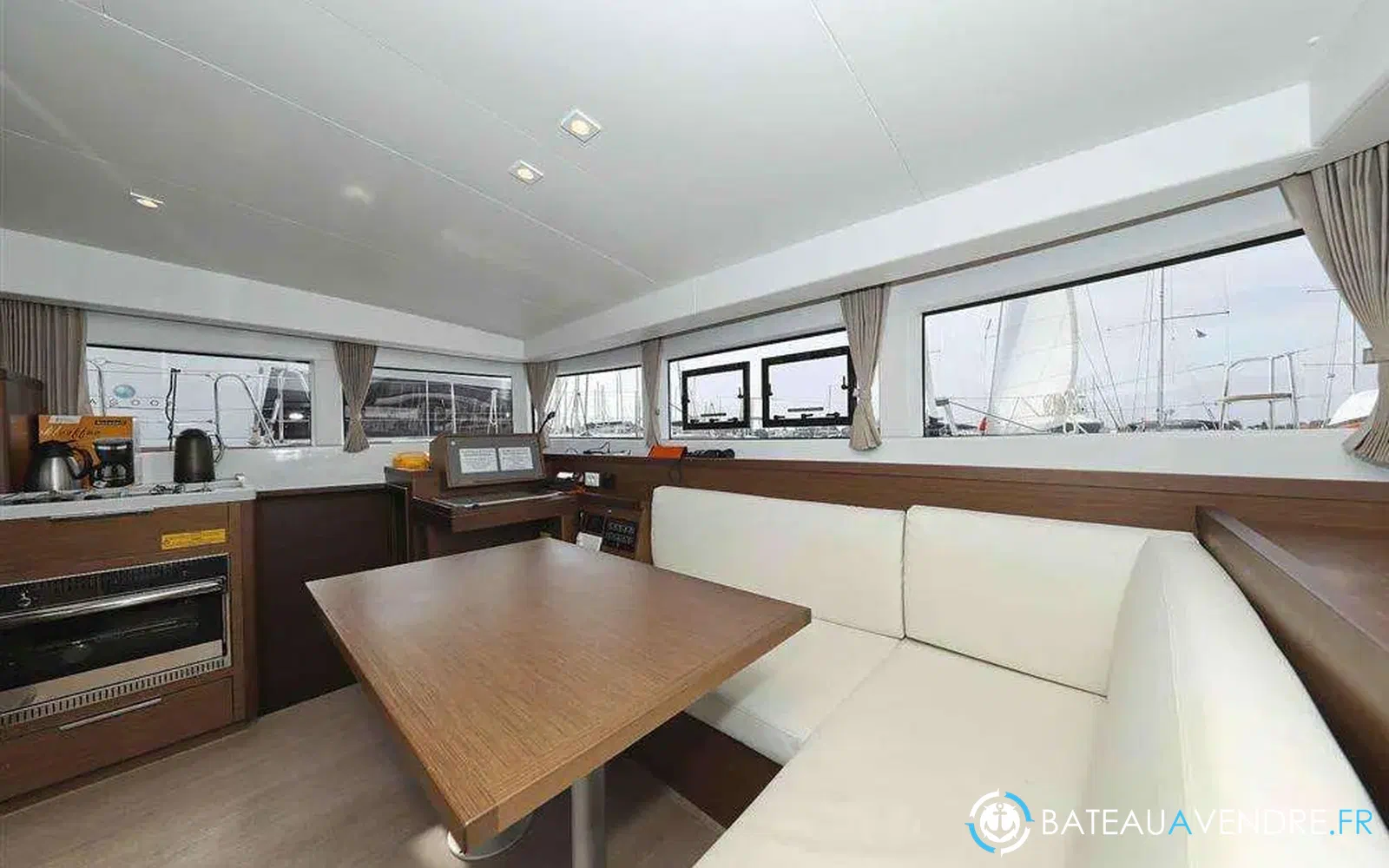 slider 14 Lagoon 40
