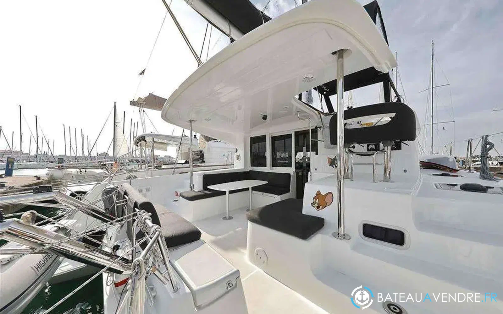 slider 1 Lagoon 40
