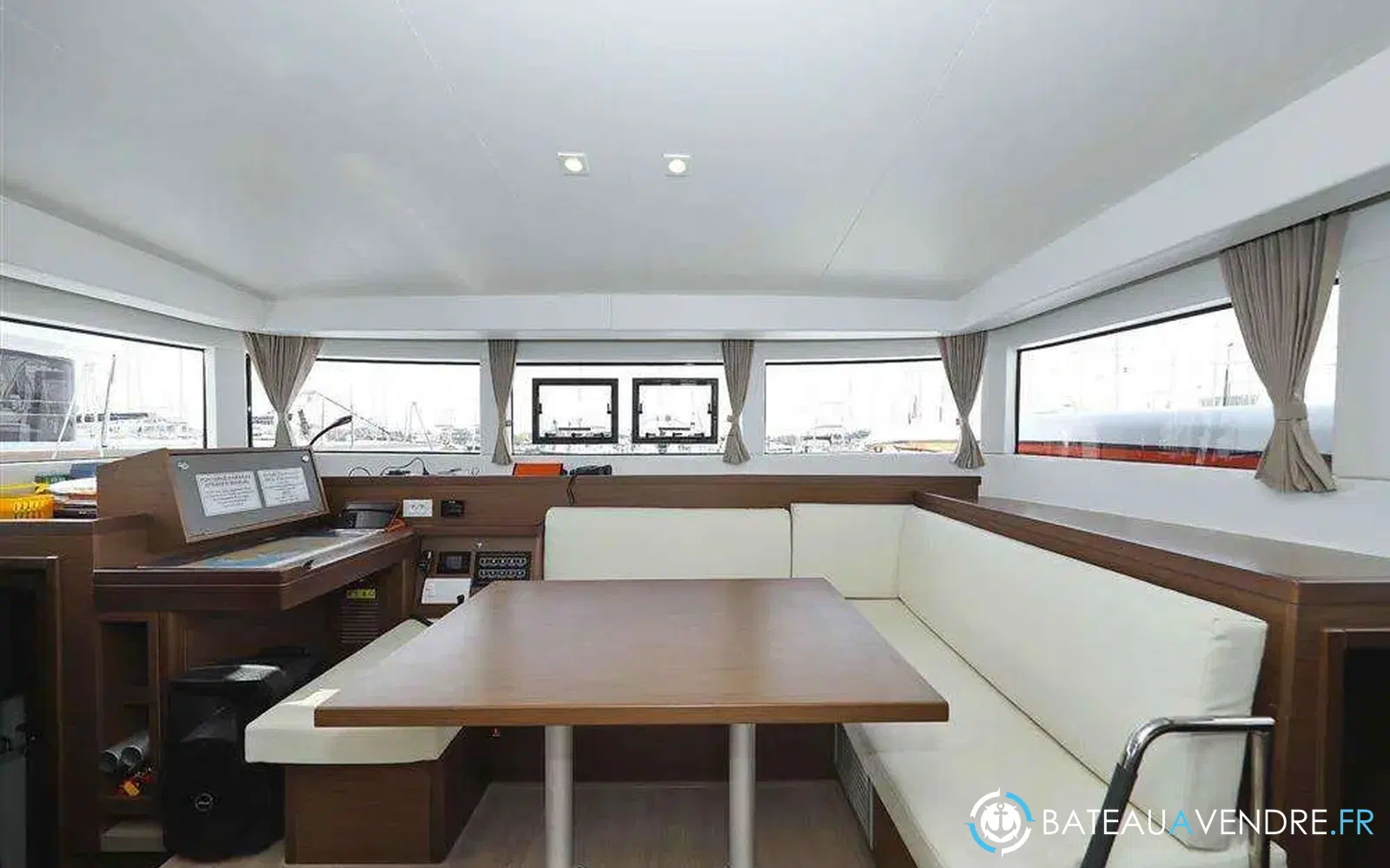 slider 8 Lagoon 40