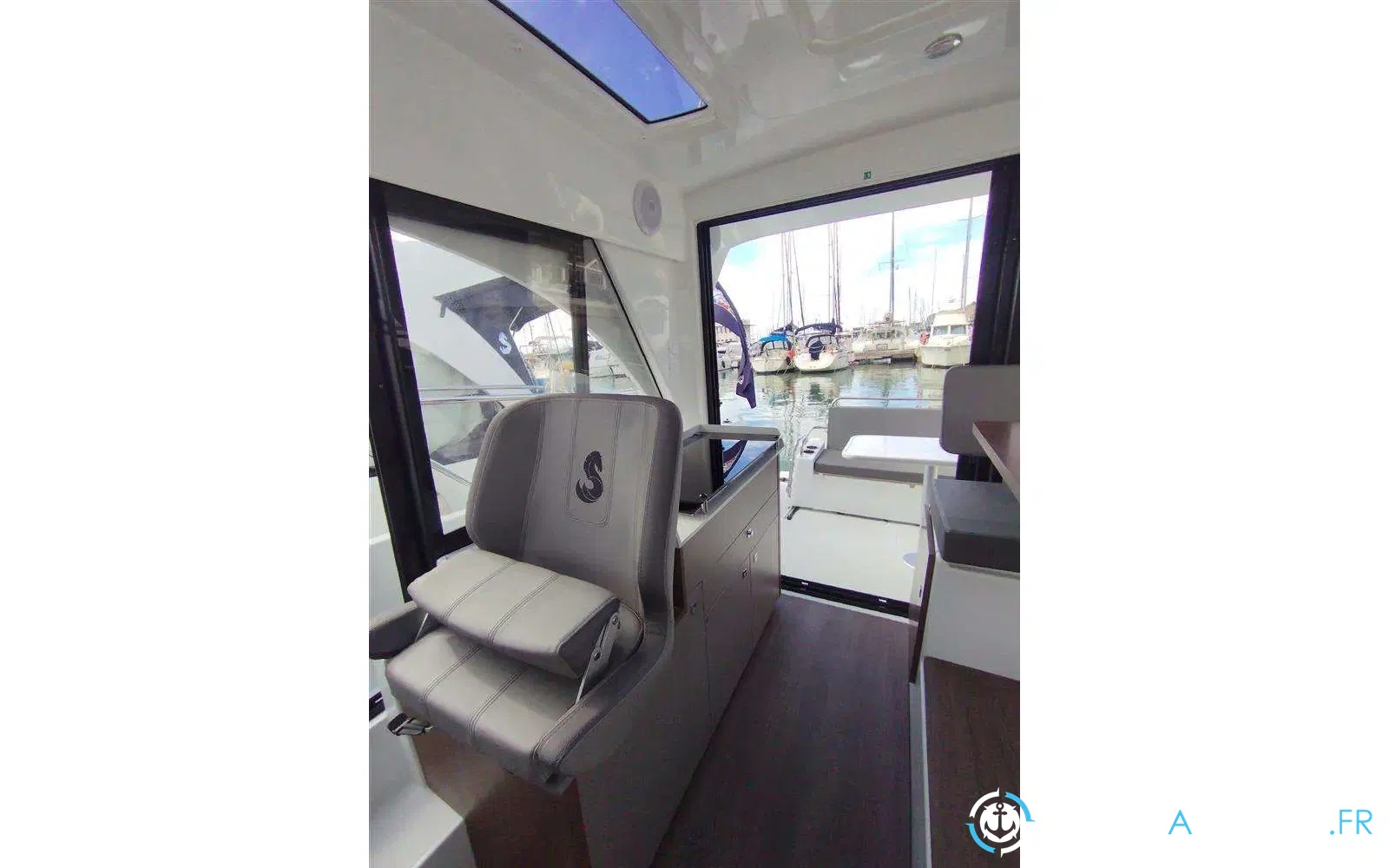 slider 24 Beneteau Antares Serie 9