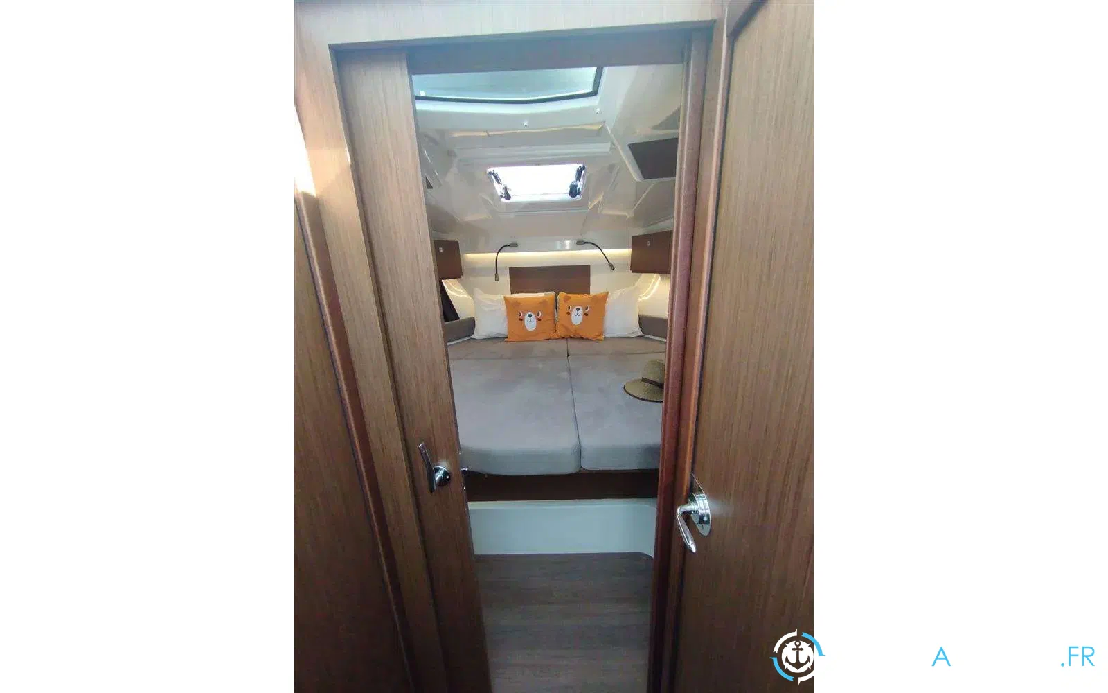 slider 34 Beneteau Antares Serie 9