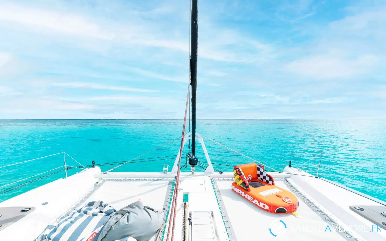 slider 1 Outremer 51