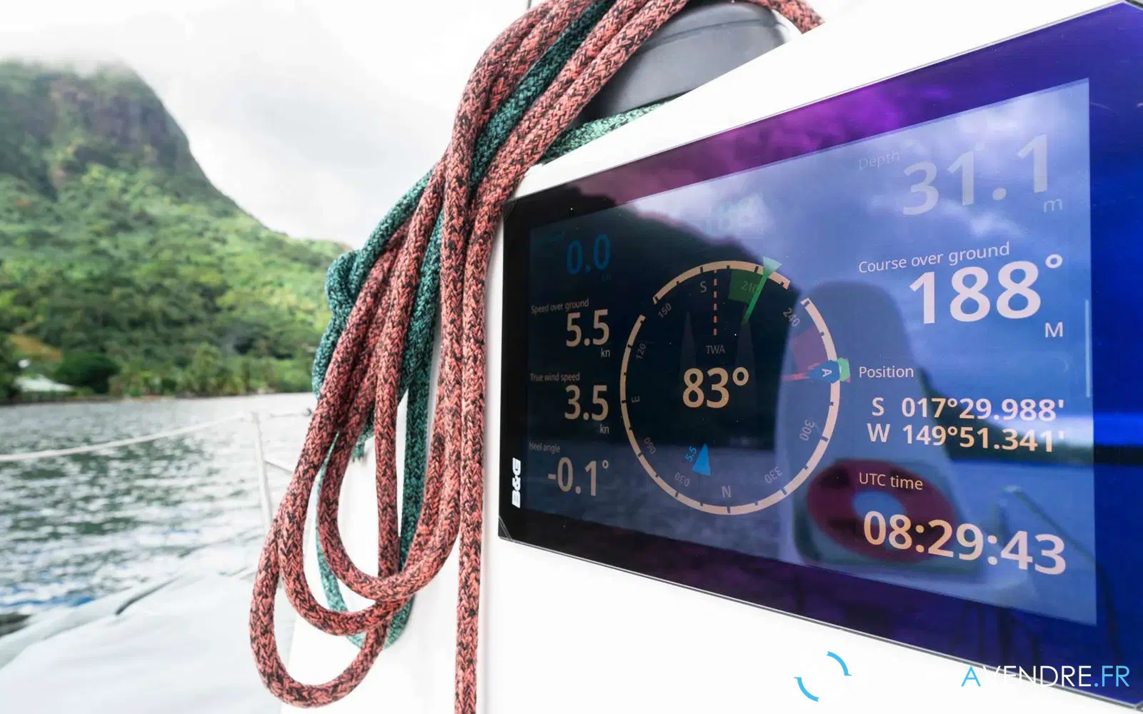 slider 6 Outremer 51