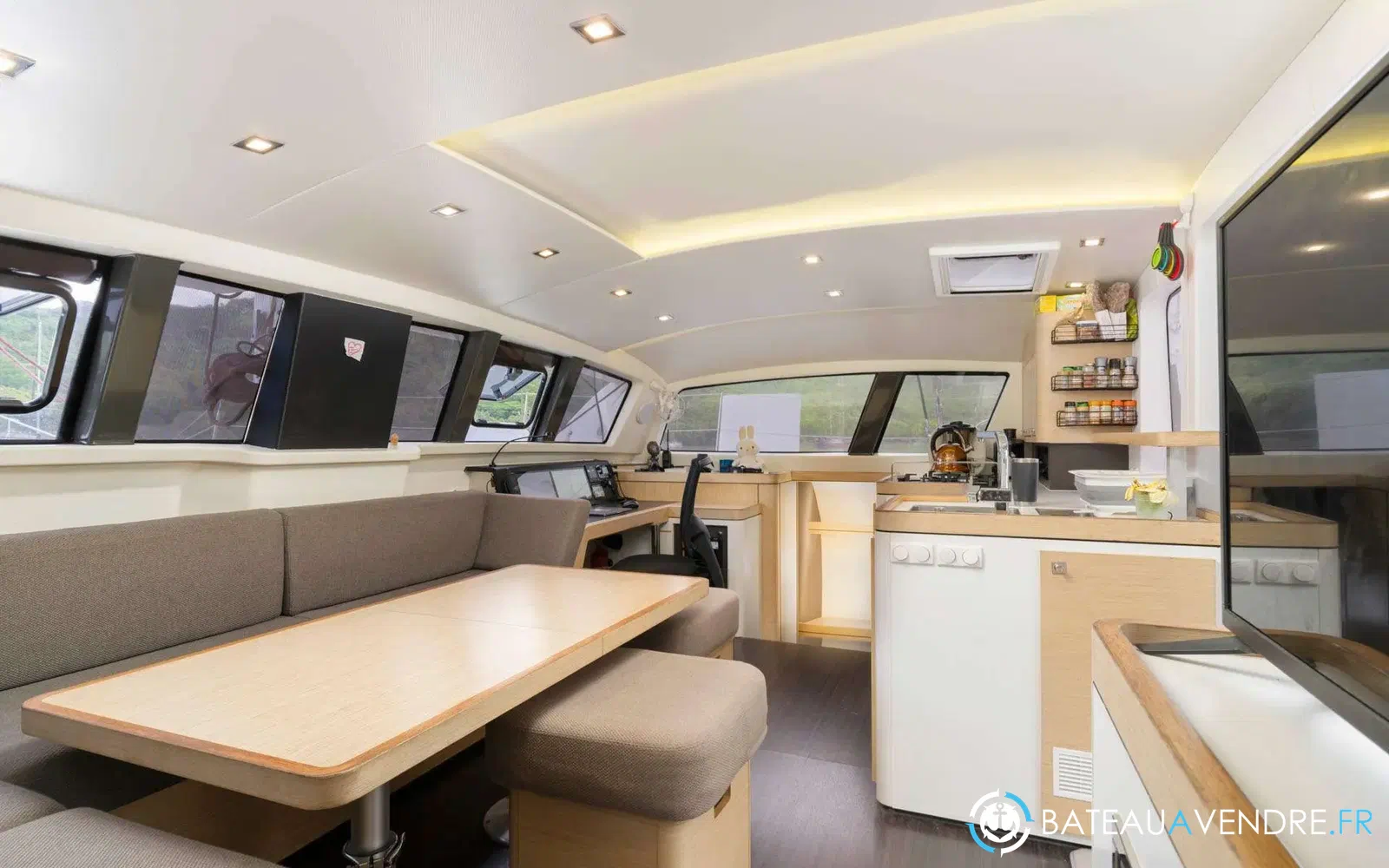 slider 7 Outremer 51