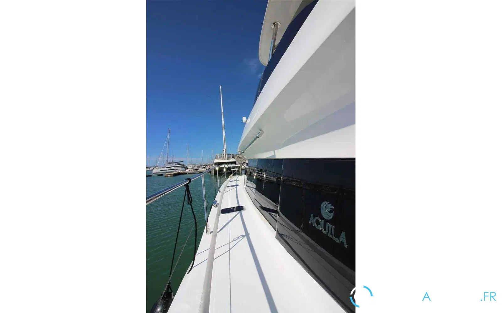 slider 10 Aquila 42 Yacht