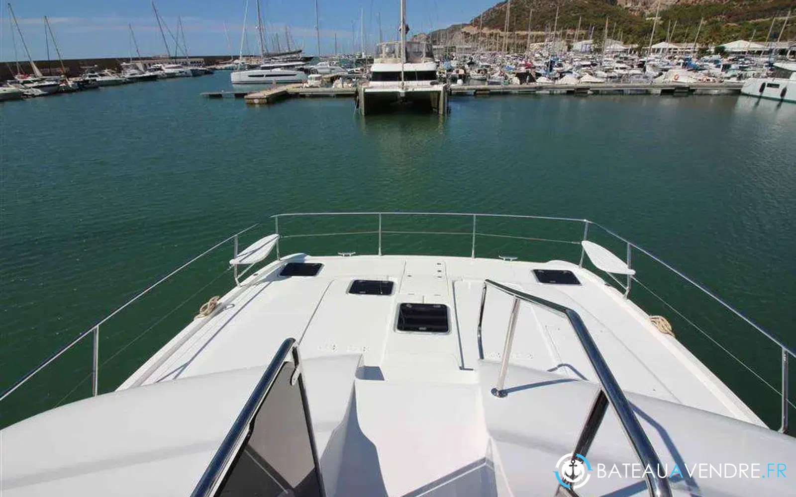 slider 17 Aquila 42 Yacht