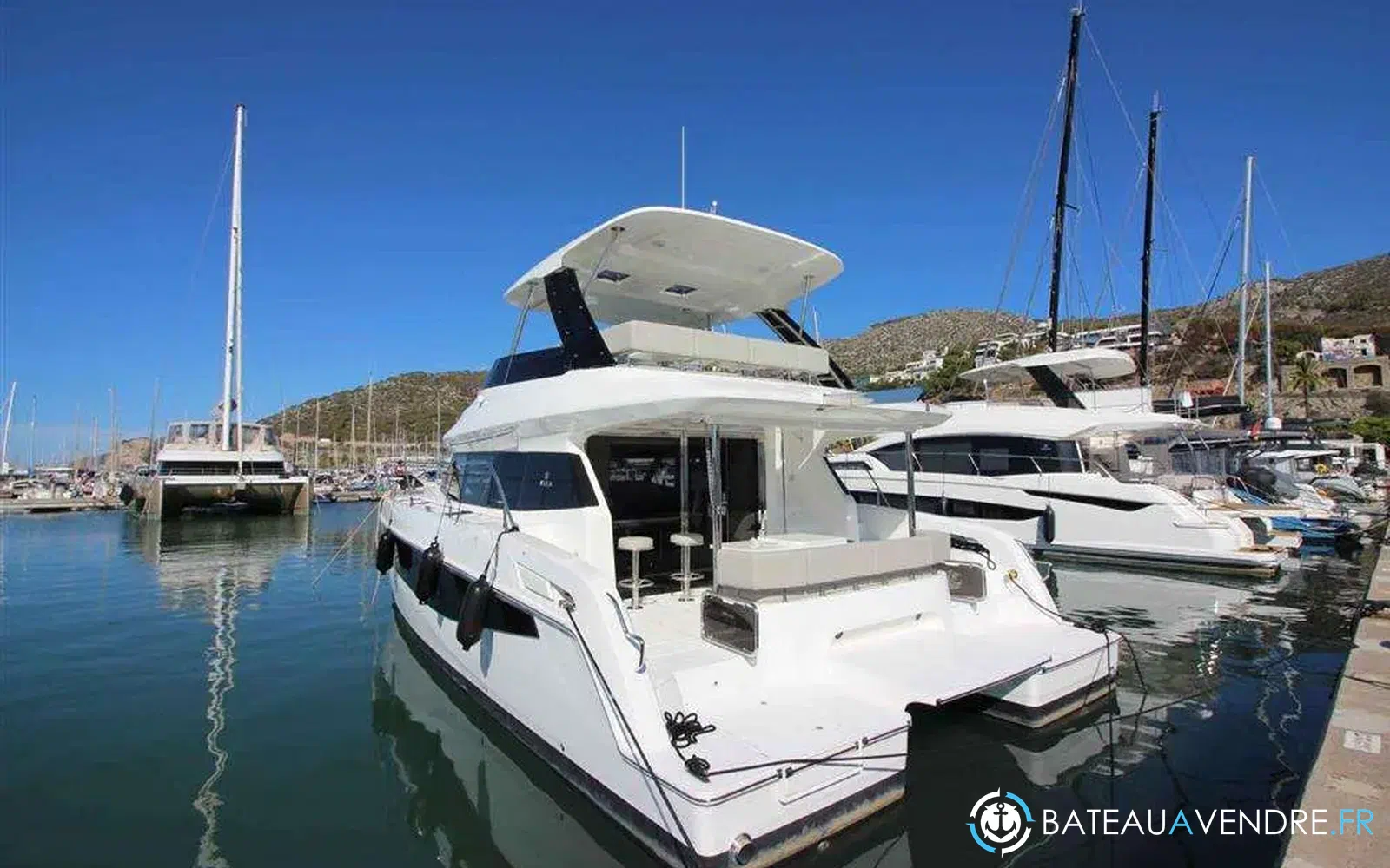 slider 1 Aquila 42 Yacht