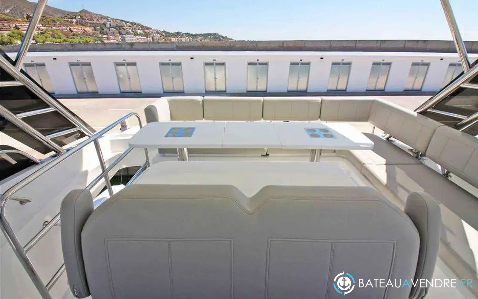 slider 3 Aquila 42 Yacht
