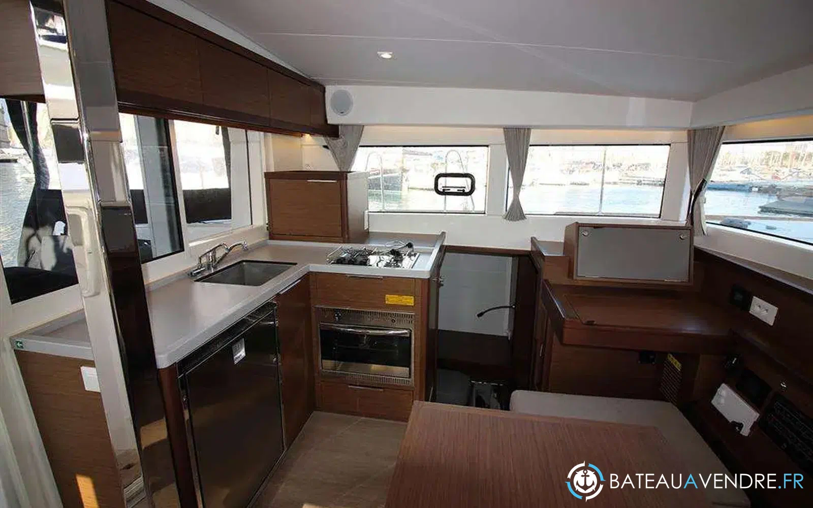 slider 4 Lagoon 40