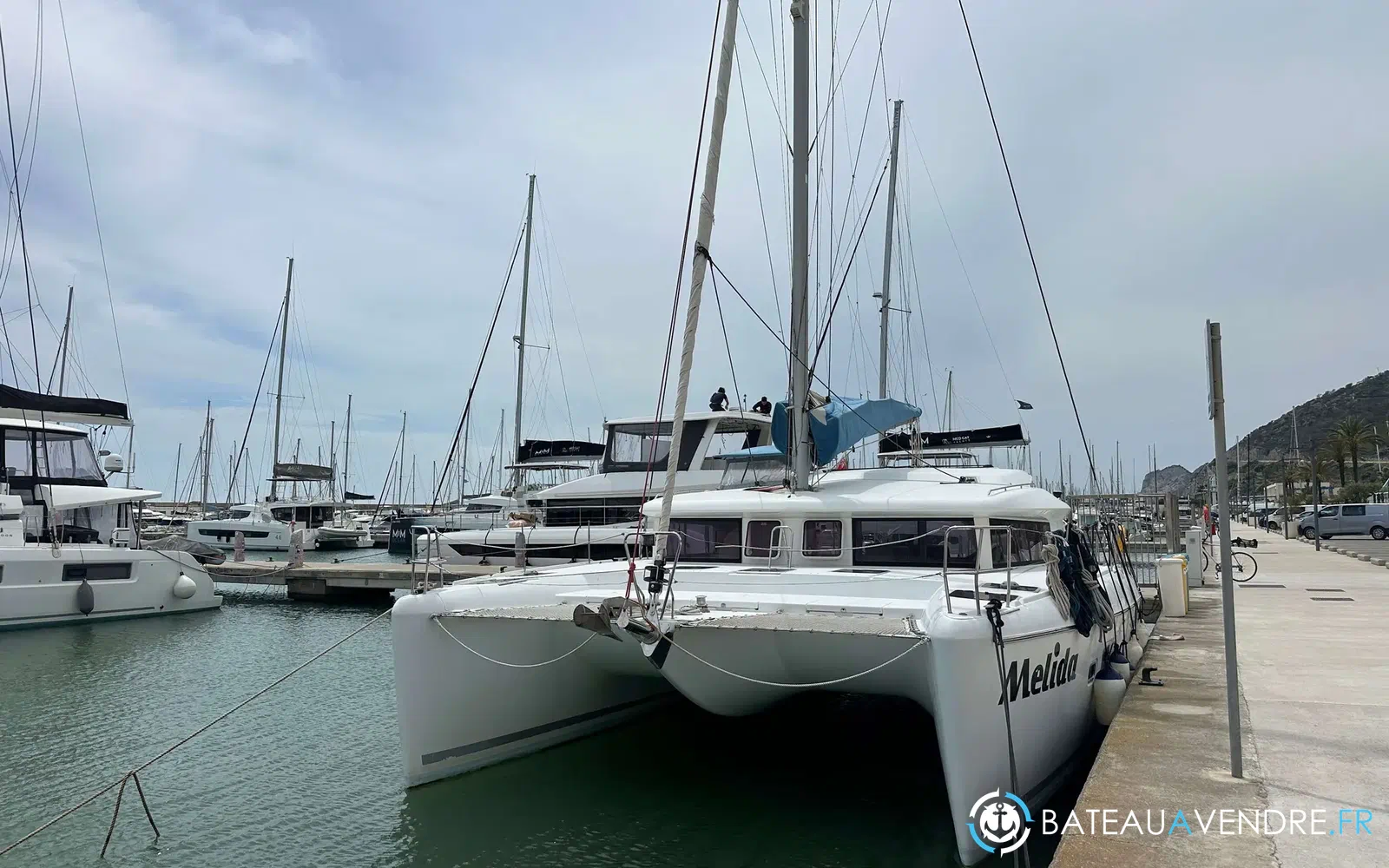 slider 11 Lagoon 421