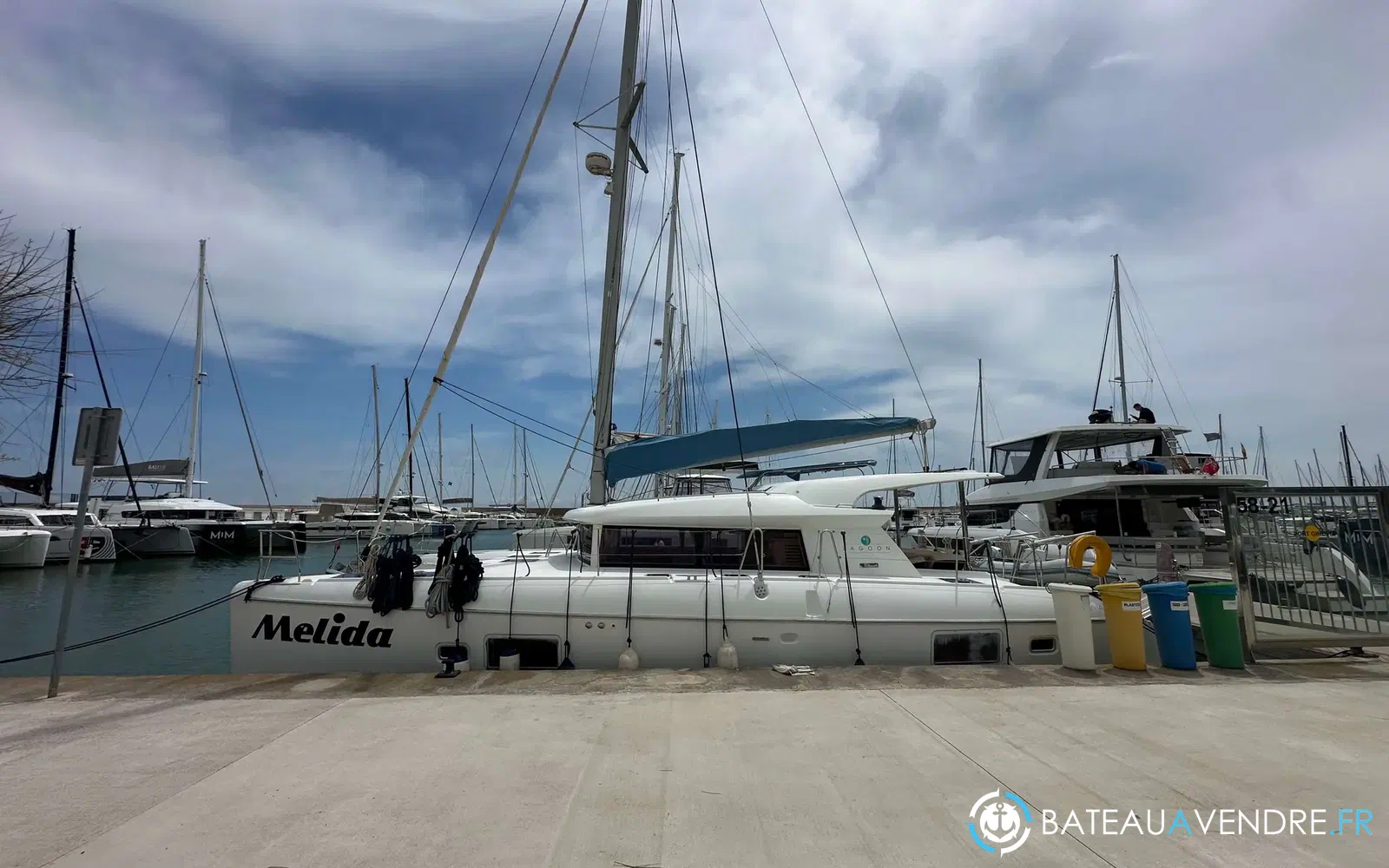slider 22 Lagoon 421