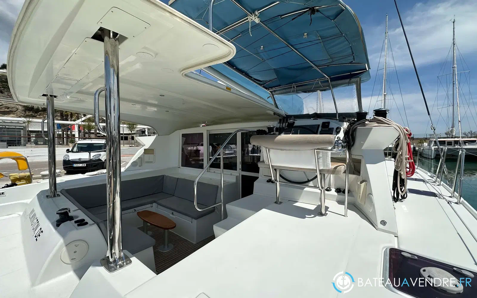 slider 23 Lagoon 421