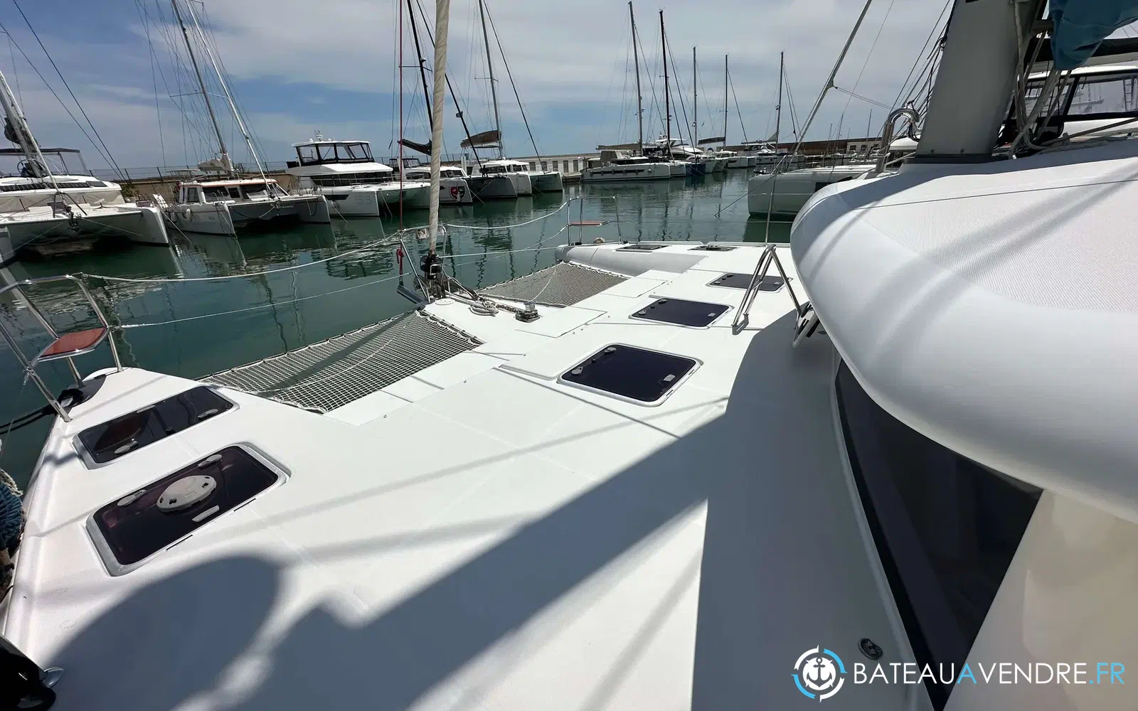 slider 8 Lagoon 421