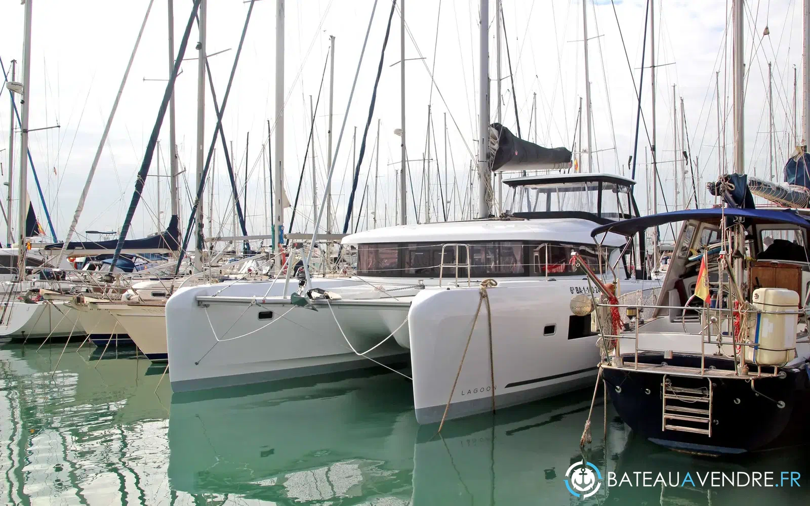 slider 0 Lagoon 42