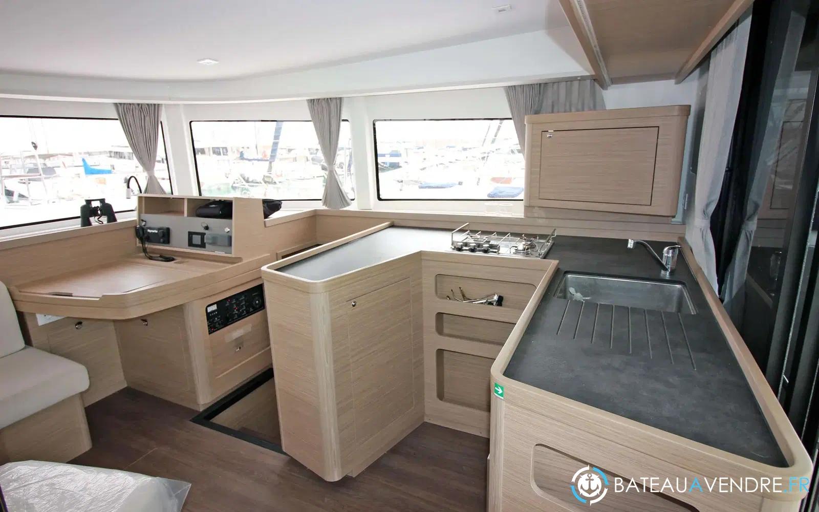 slider 18 Lagoon 42