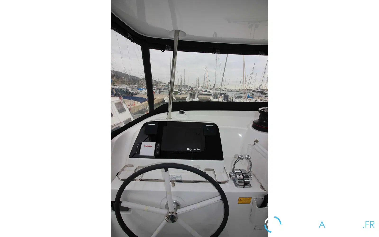 slider 1 Lagoon 42