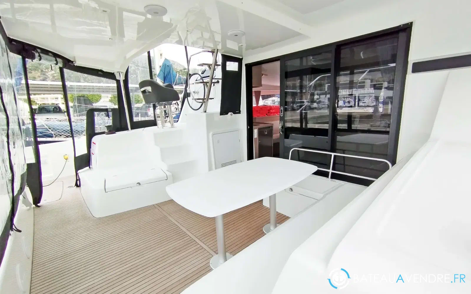slider 3 Lagoon 42