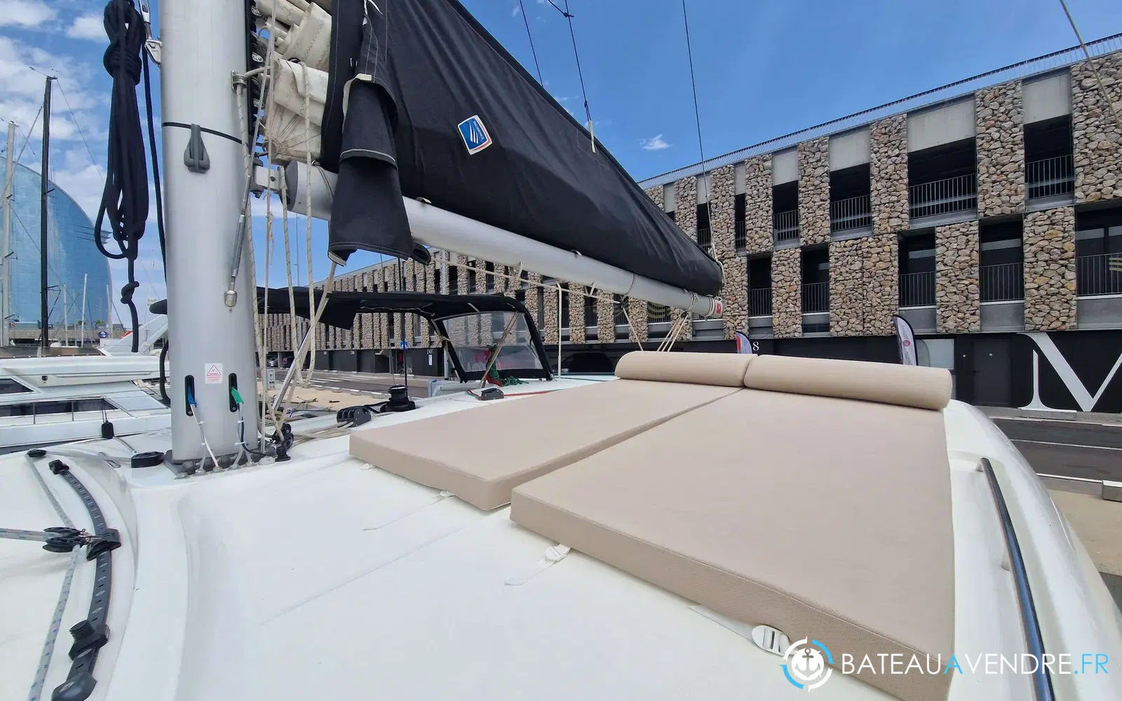 slider 12 Lagoon 40