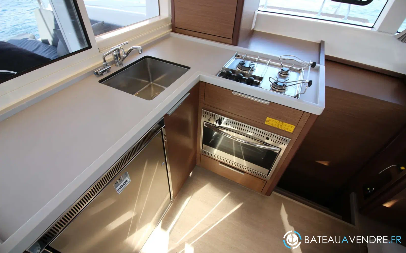 slider 22 Lagoon 40