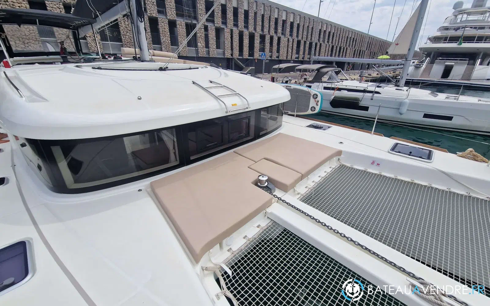 slider 28 Lagoon 40