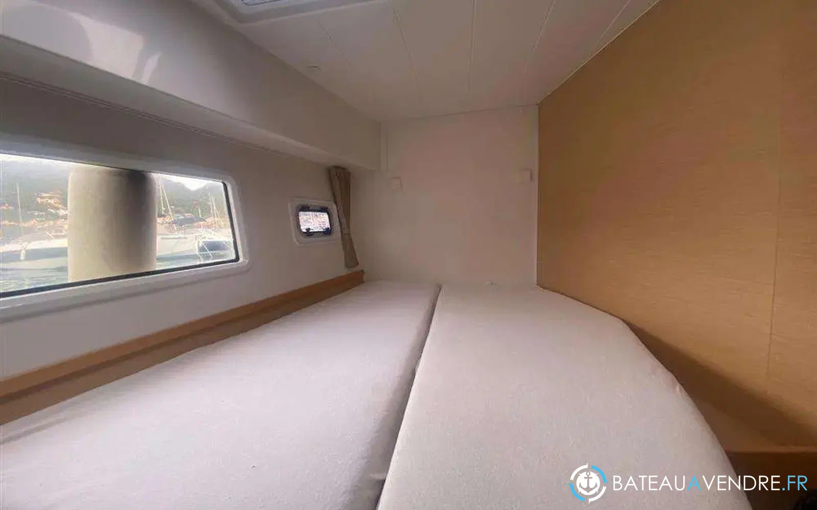 slider 4 Lagoon 42
