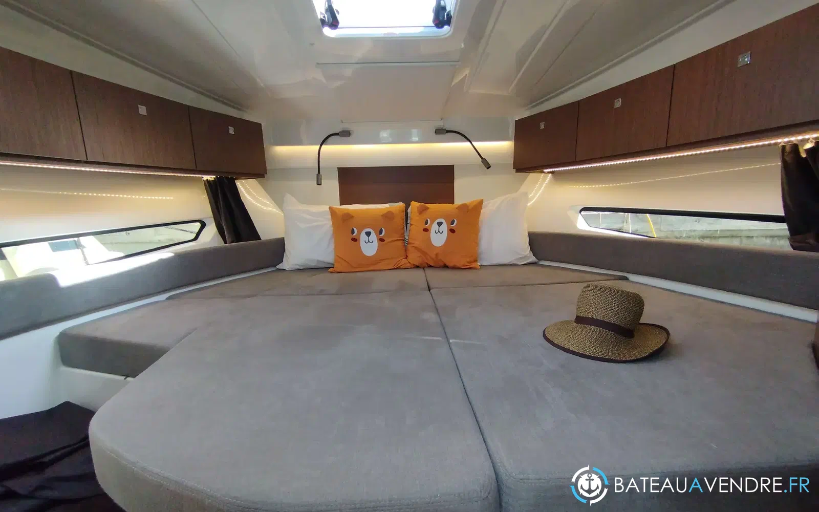 slider 16 Beneteau Antares Serie 9
