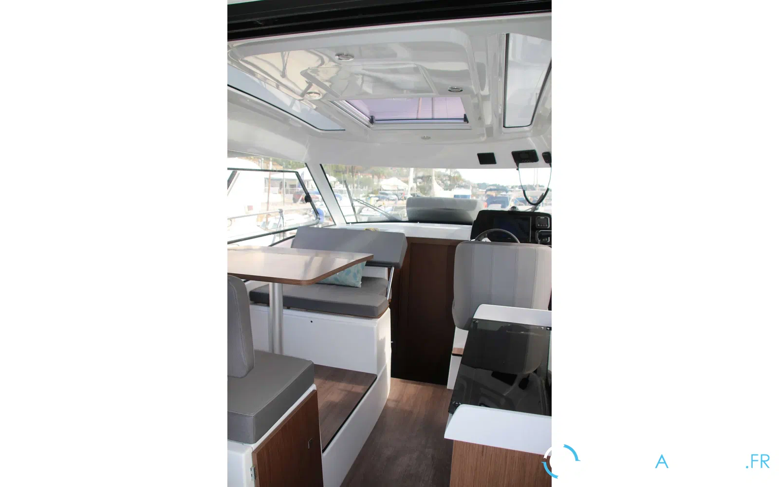 slider 3 Beneteau Antares Serie 9