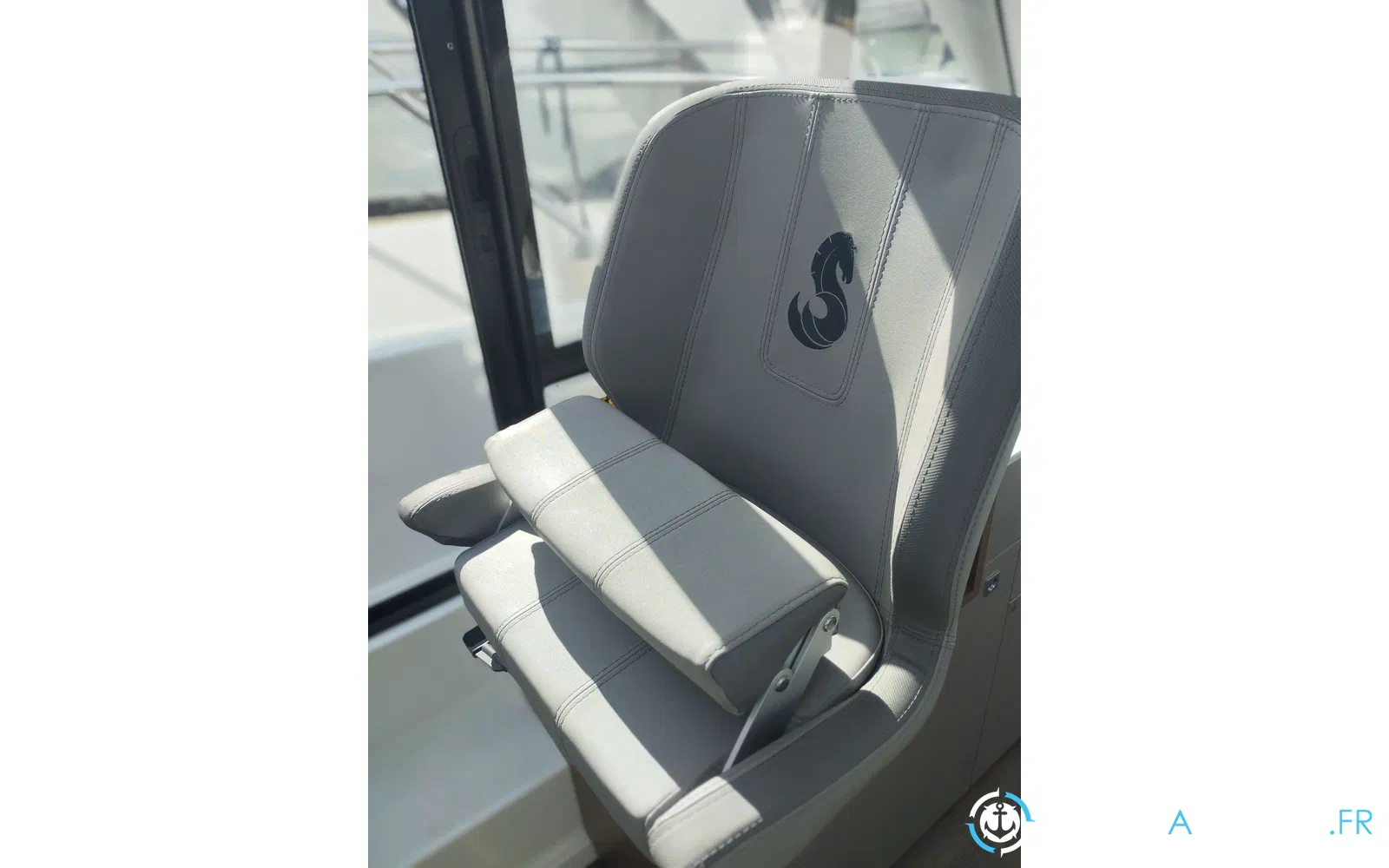 slider 6 Beneteau Antares Serie 9
