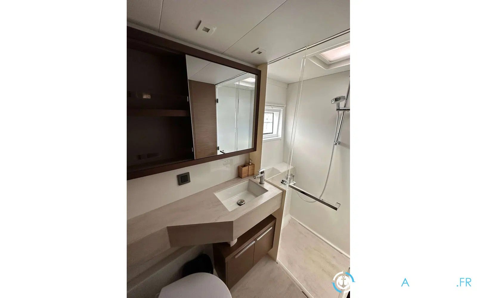 slider 32 Lagoon 46