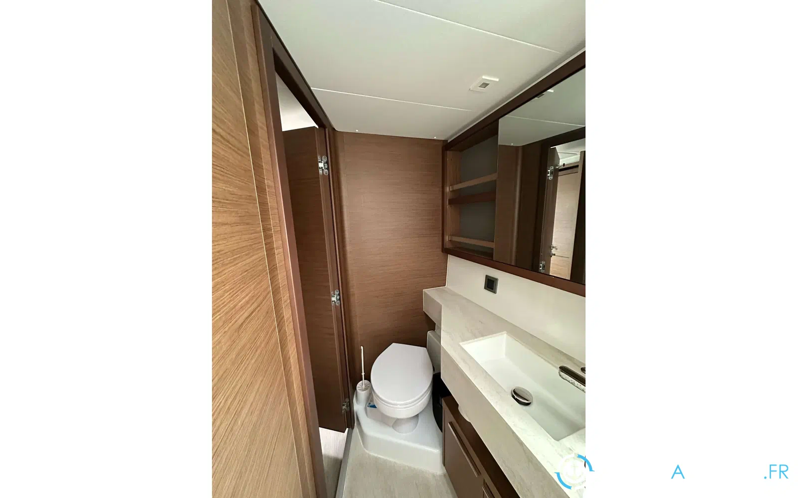 slider 33 Lagoon 46